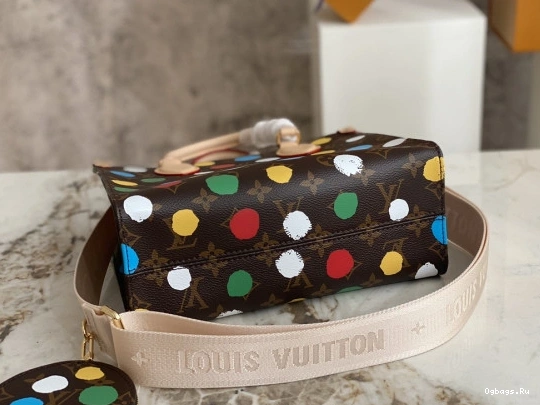 YK ONTHEGO VUITTON PM X LOUIS 0112